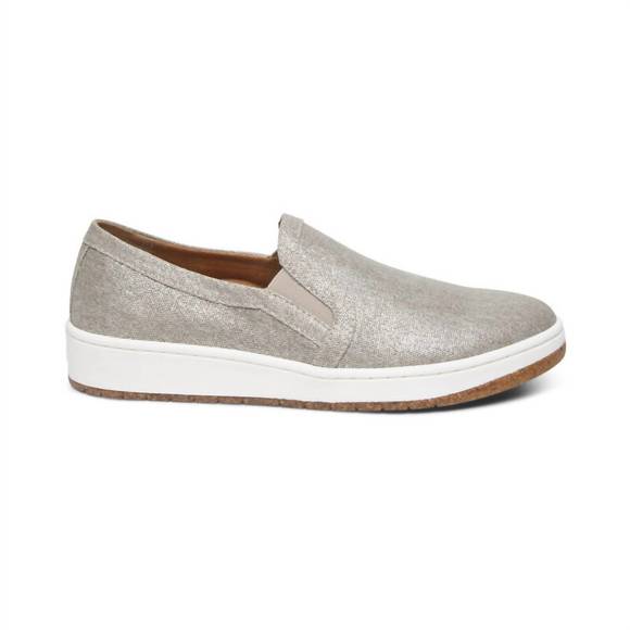 NEW AETREX women's cameron slip on shoes in taupe - Picture 2 of 4